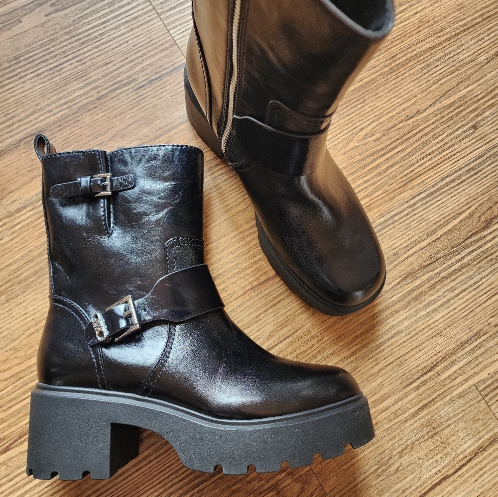 New Women's Michael Kors Perry Crinkled Patent Leather Boot - Picture 11 of 16